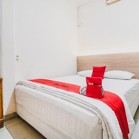 Reddoorz Plus Near Wtc Batanghari Mall Tanjungjohor Экстерьер фото