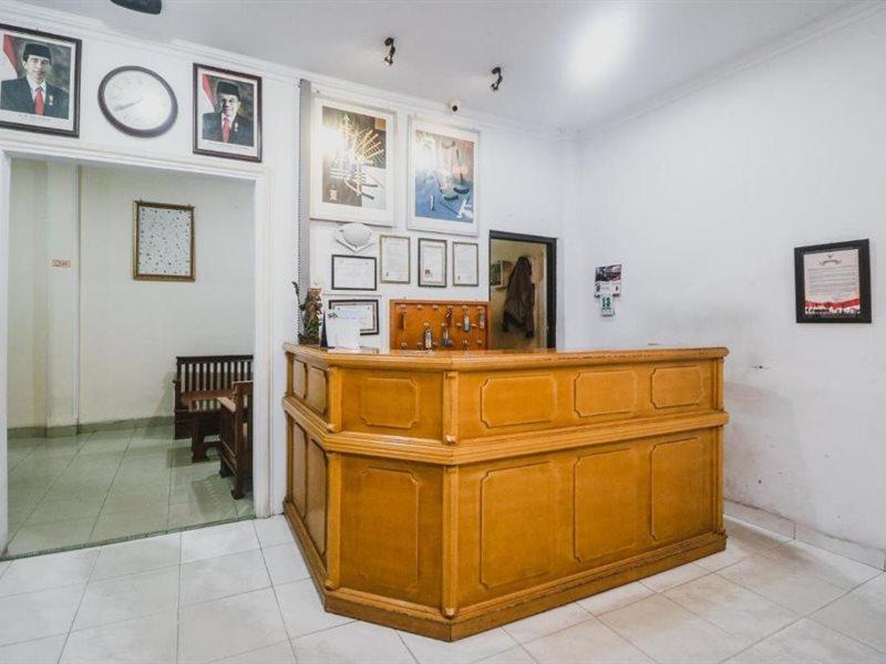 Reddoorz Plus Near Wtc Batanghari Mall Tanjungjohor Экстерьер фото