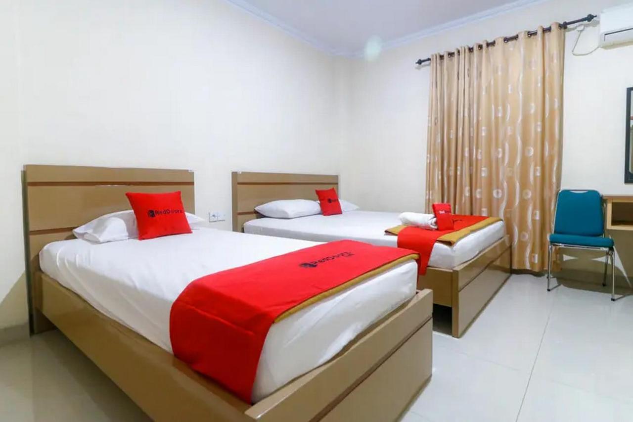 Reddoorz Plus Near Wtc Batanghari Mall Tanjungjohor Экстерьер фото