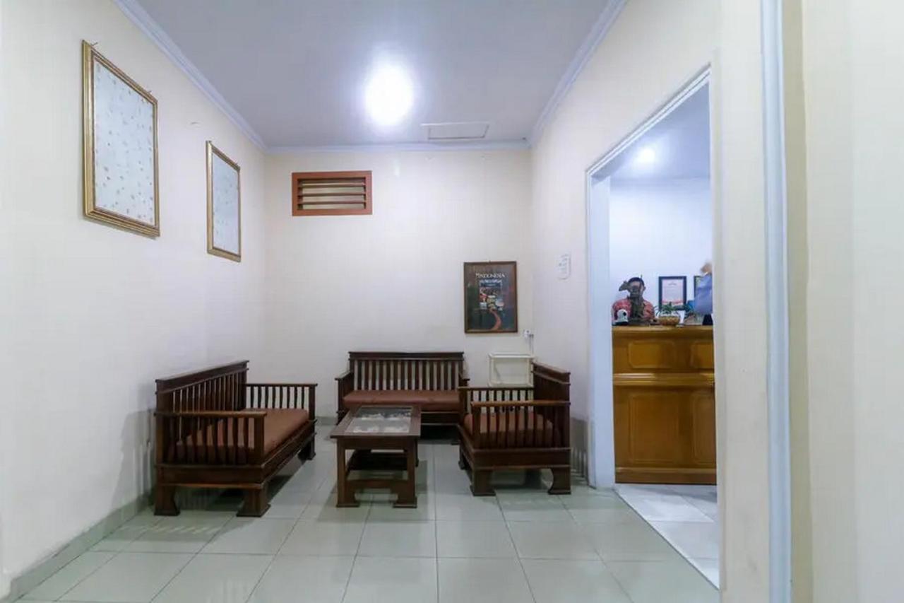 Reddoorz Plus Near Wtc Batanghari Mall Tanjungjohor Экстерьер фото
