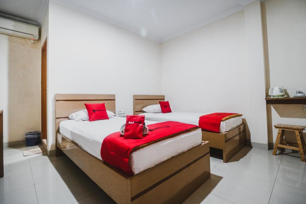 Reddoorz Plus Near Wtc Batanghari Mall Tanjungjohor Экстерьер фото