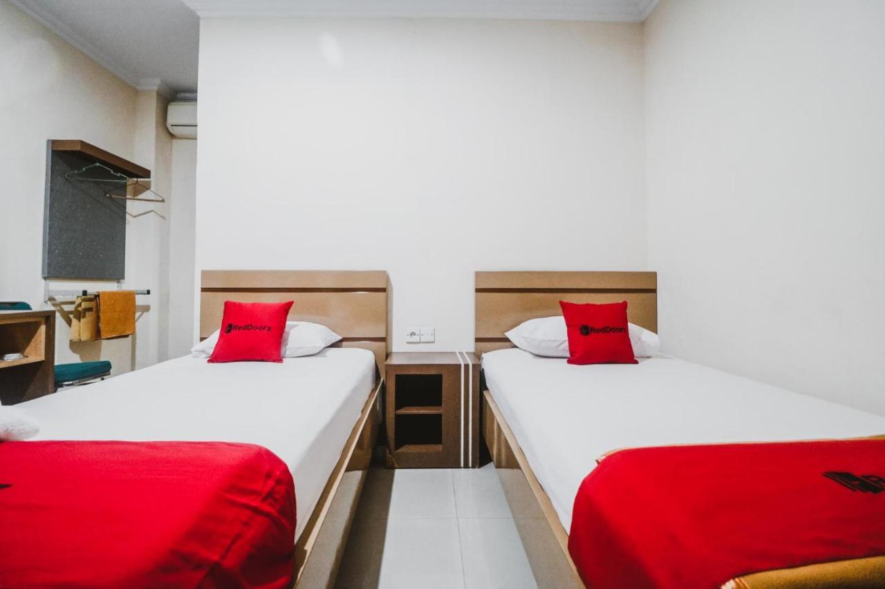 Reddoorz Plus Near Wtc Batanghari Mall Tanjungjohor Экстерьер фото