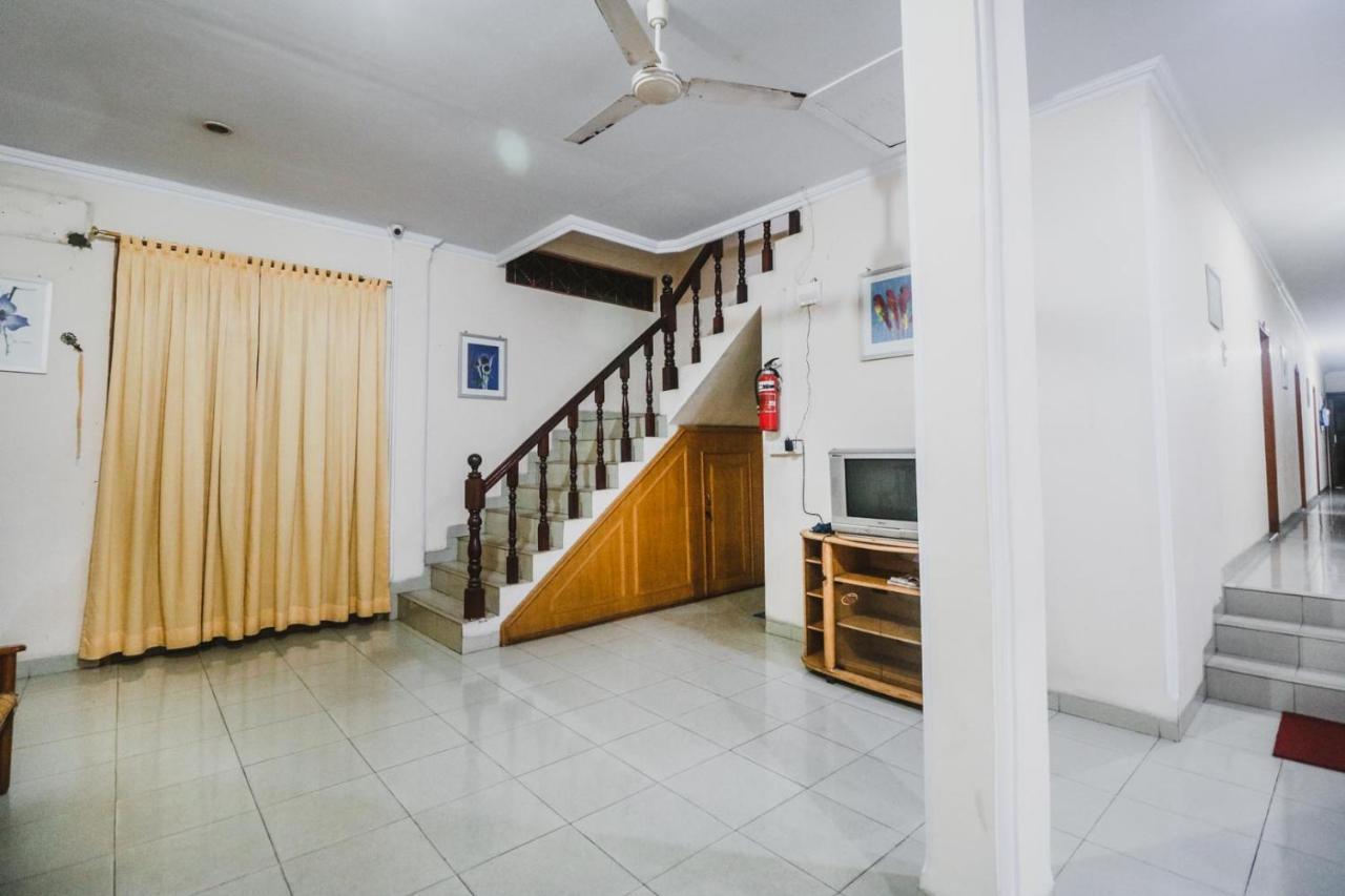 Reddoorz Plus Near Wtc Batanghari Mall Tanjungjohor Экстерьер фото