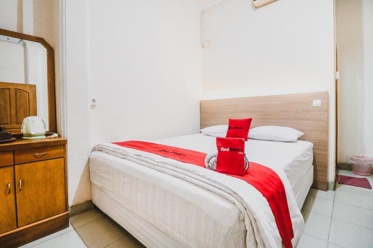 Reddoorz Plus Near Wtc Batanghari Mall Tanjungjohor Экстерьер фото